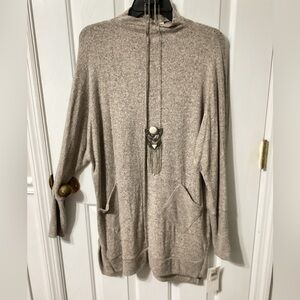 Ady P Women’s Large Super Soft Hatchi Pocket Tunic Beige Gray With Jewelry